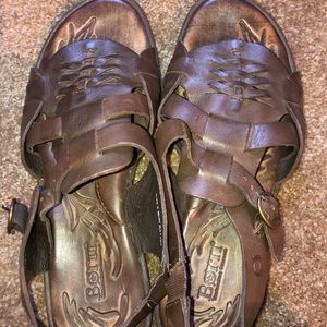 NWOT Born sandals